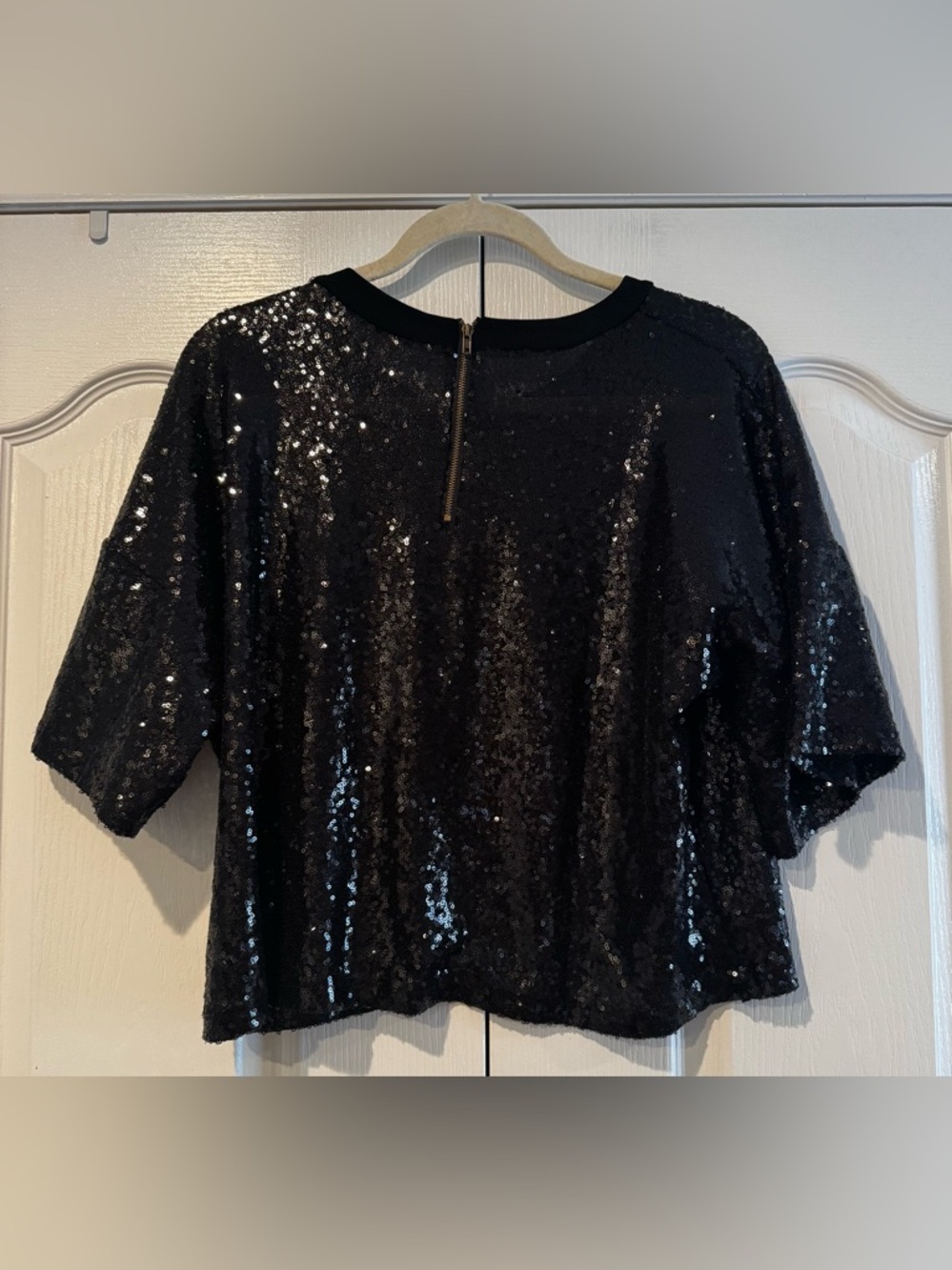 POL Black Sequin Short Ruffle Sleeve Blouse - Size S - Picture 3 of 4